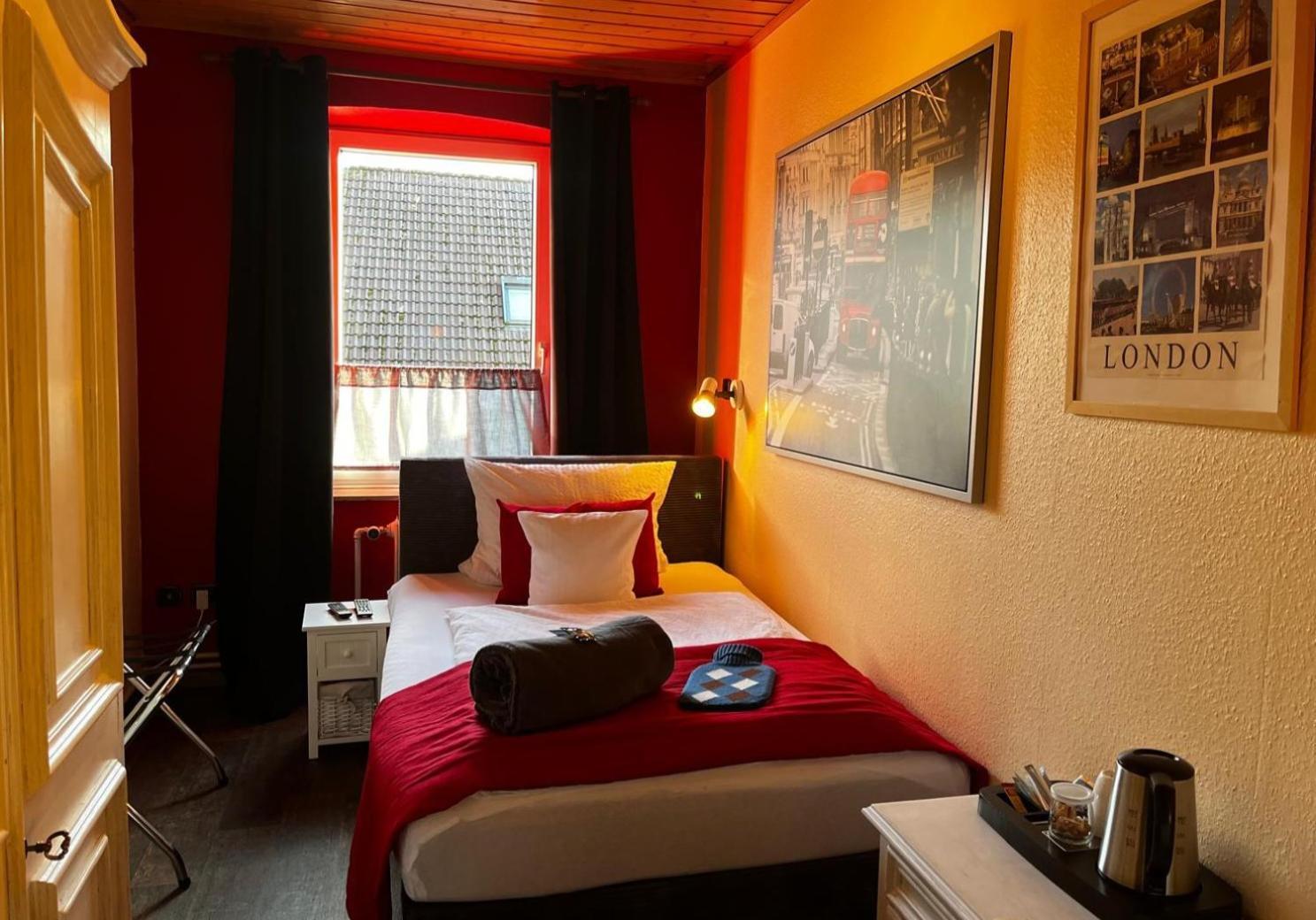 Henblas Hotel Neuenrade Zewnętrze zdjęcie