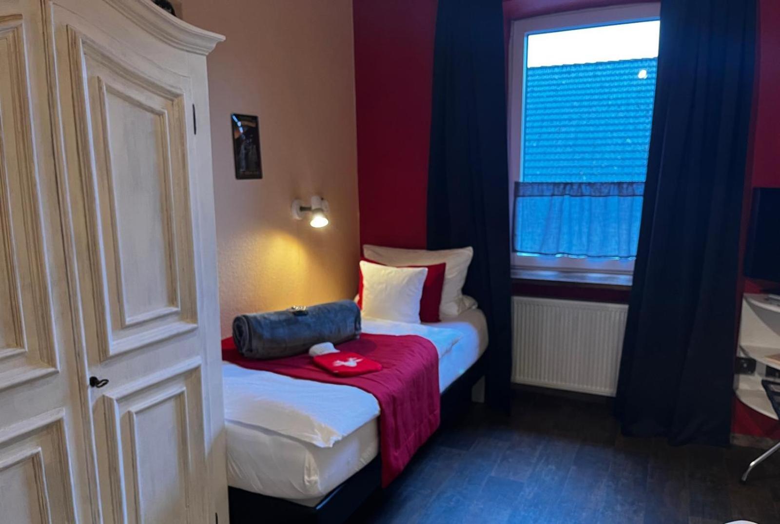 Henblas Hotel Neuenrade Zewnętrze zdjęcie