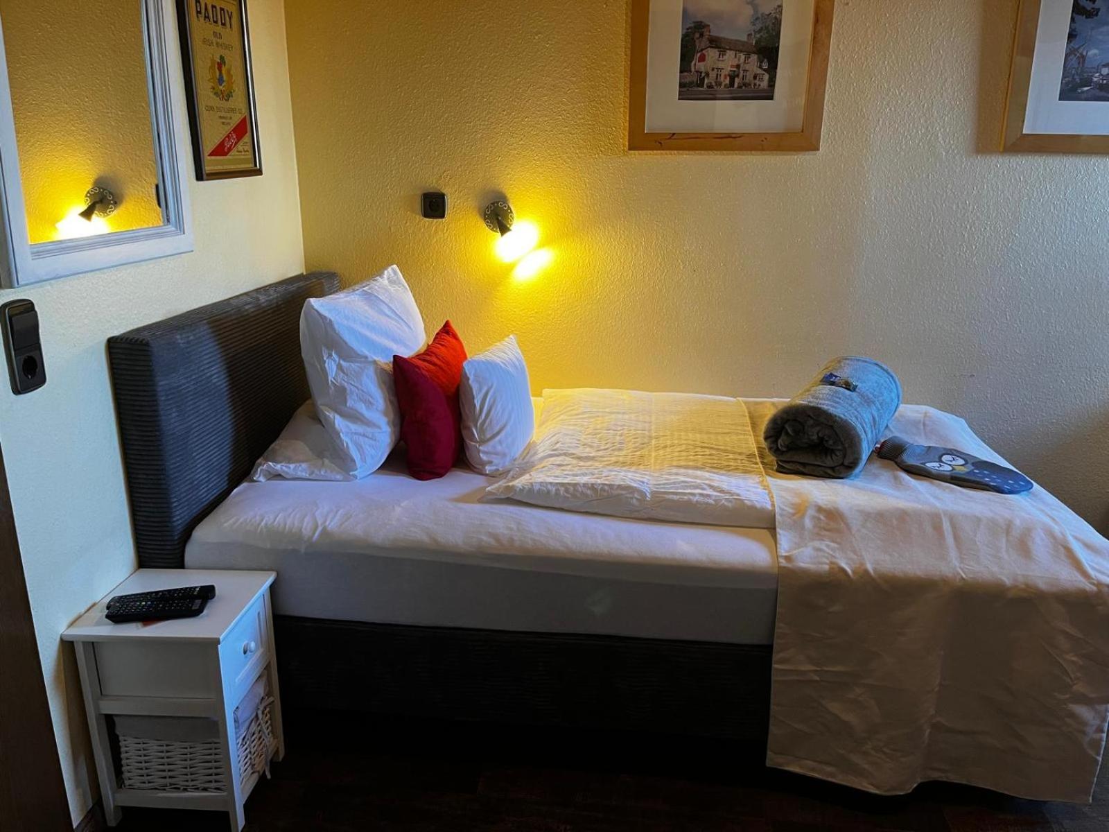 Henblas Hotel Neuenrade Zewnętrze zdjęcie